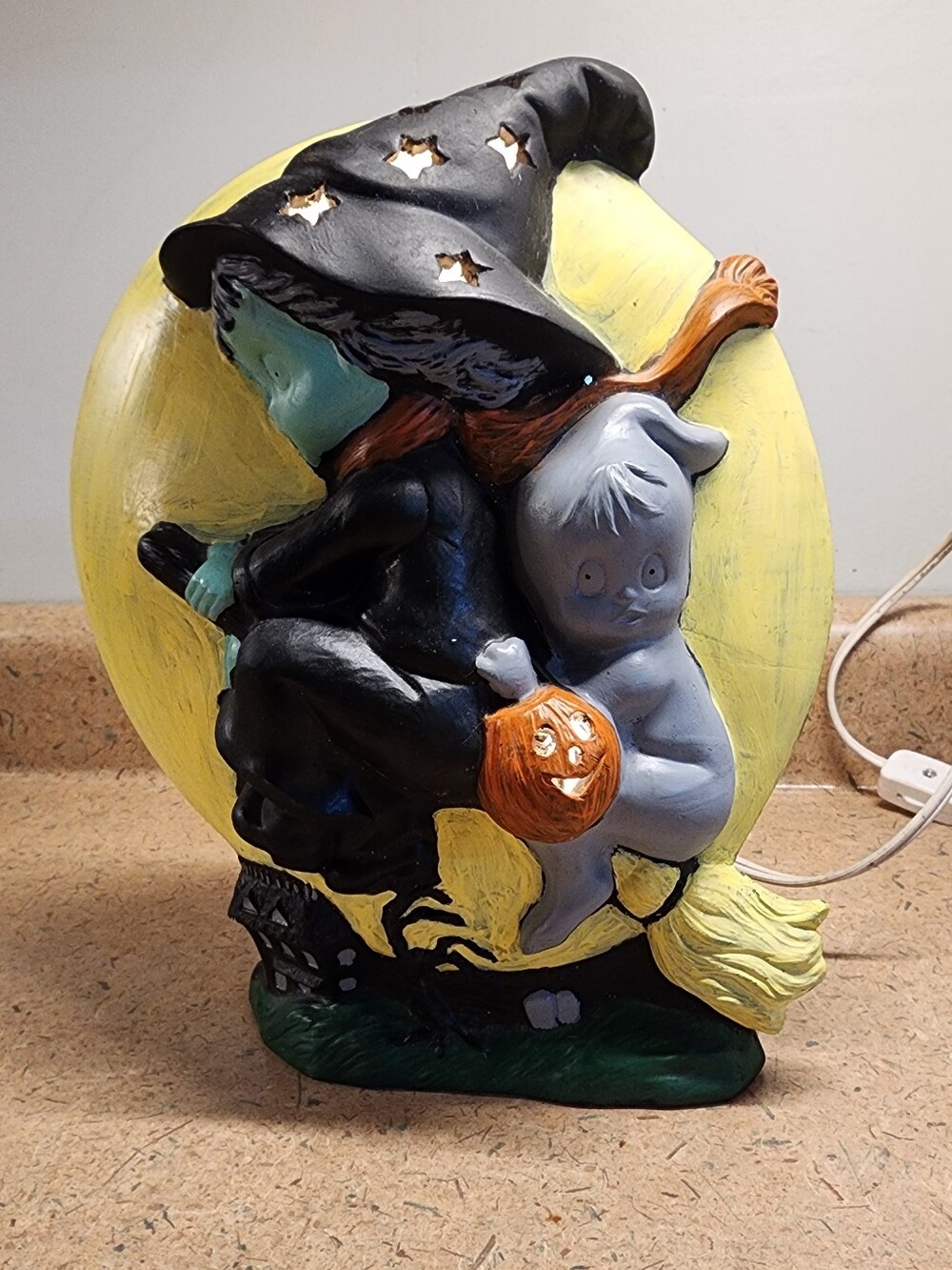 Vintage 1988 Provincial Mold Ceramic Halloween Light Up Witch Ghost Moon Lamp